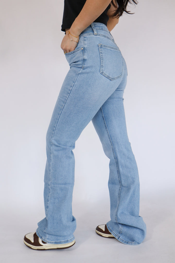 Tyla TALL Midwaist Flared Jeans - Stretch