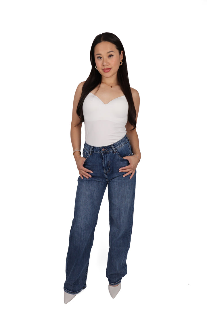 The Elara Wide Leg Jeans - Stretch