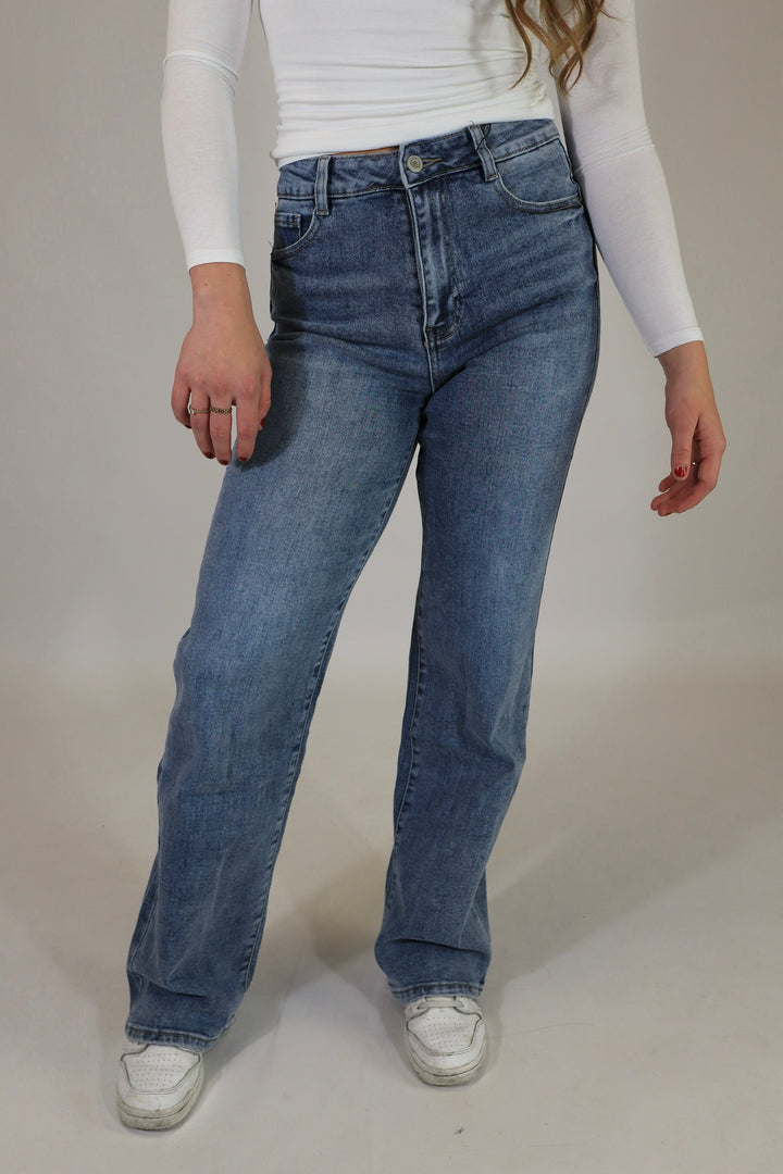 Lowie Straight Leg Jeans