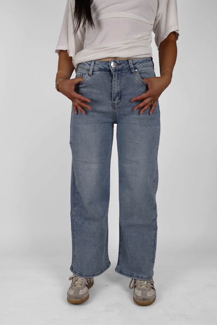 City Petite Straight Leg Jeans - Stretch