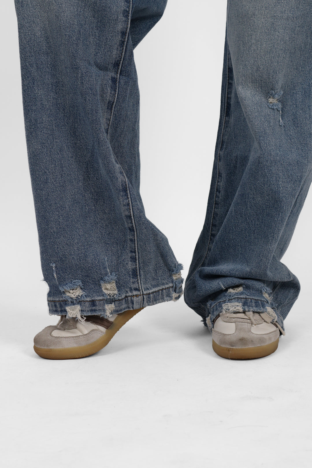 Distressed Wide Leg Jeans - Stretch