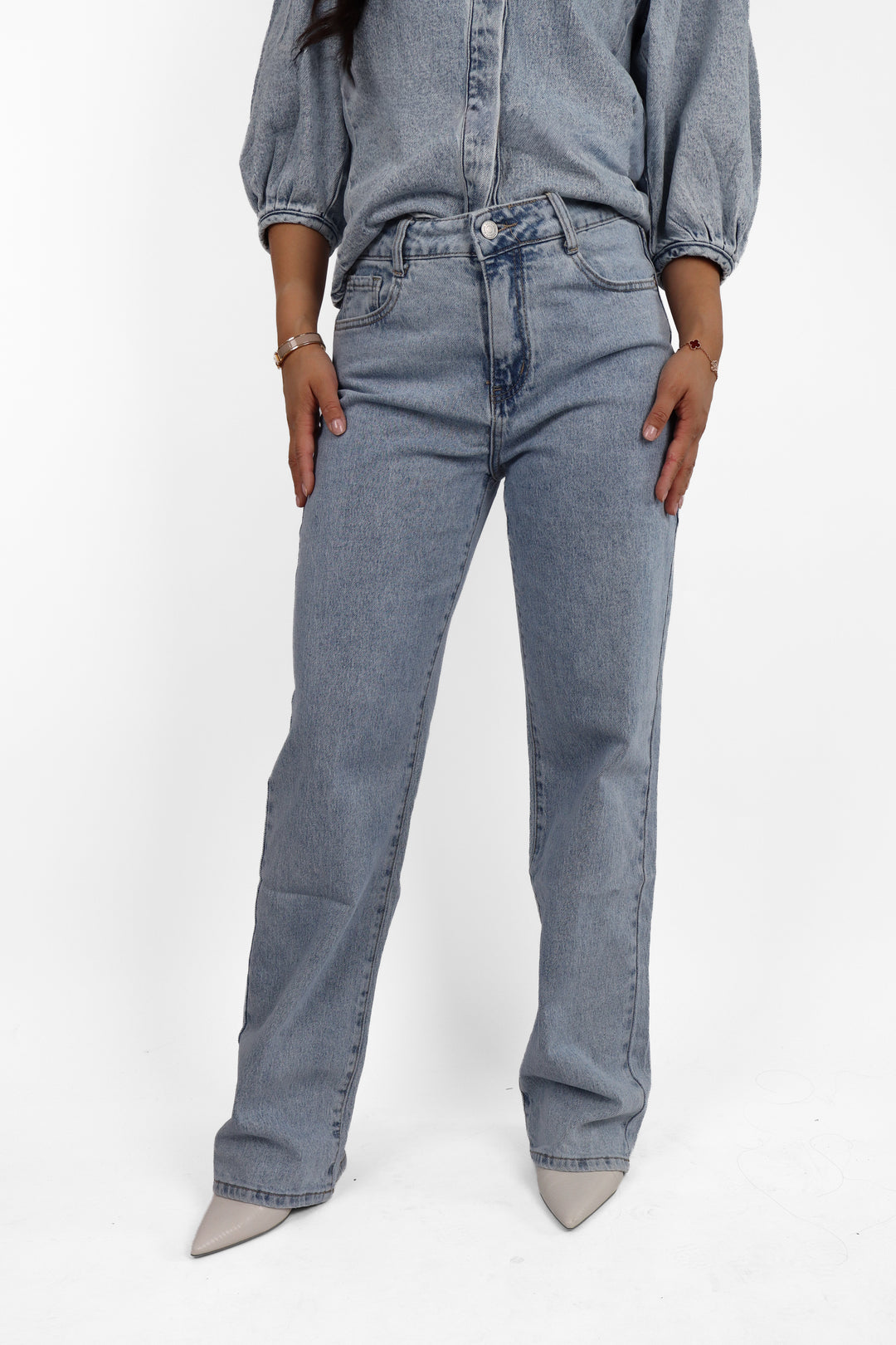 The Muse Straight Leg Jeans - Light Stretch