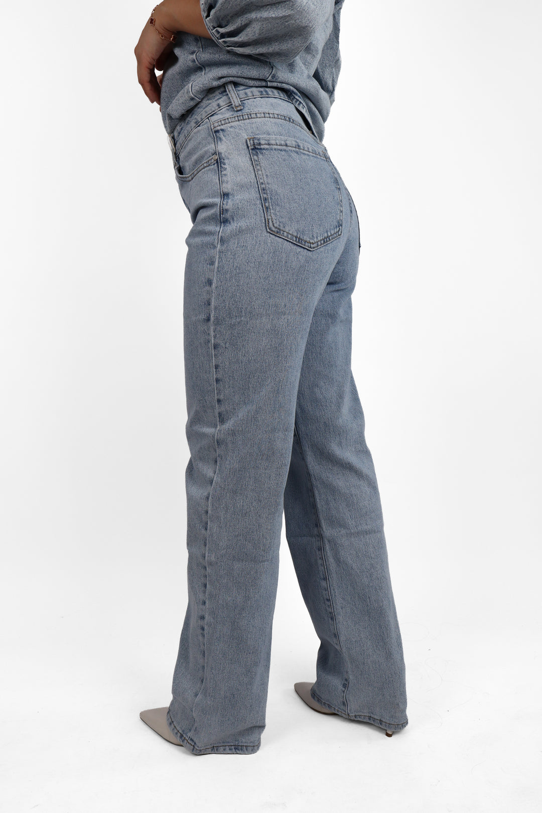 The Muse Straight Leg Jeans - Light Stretch