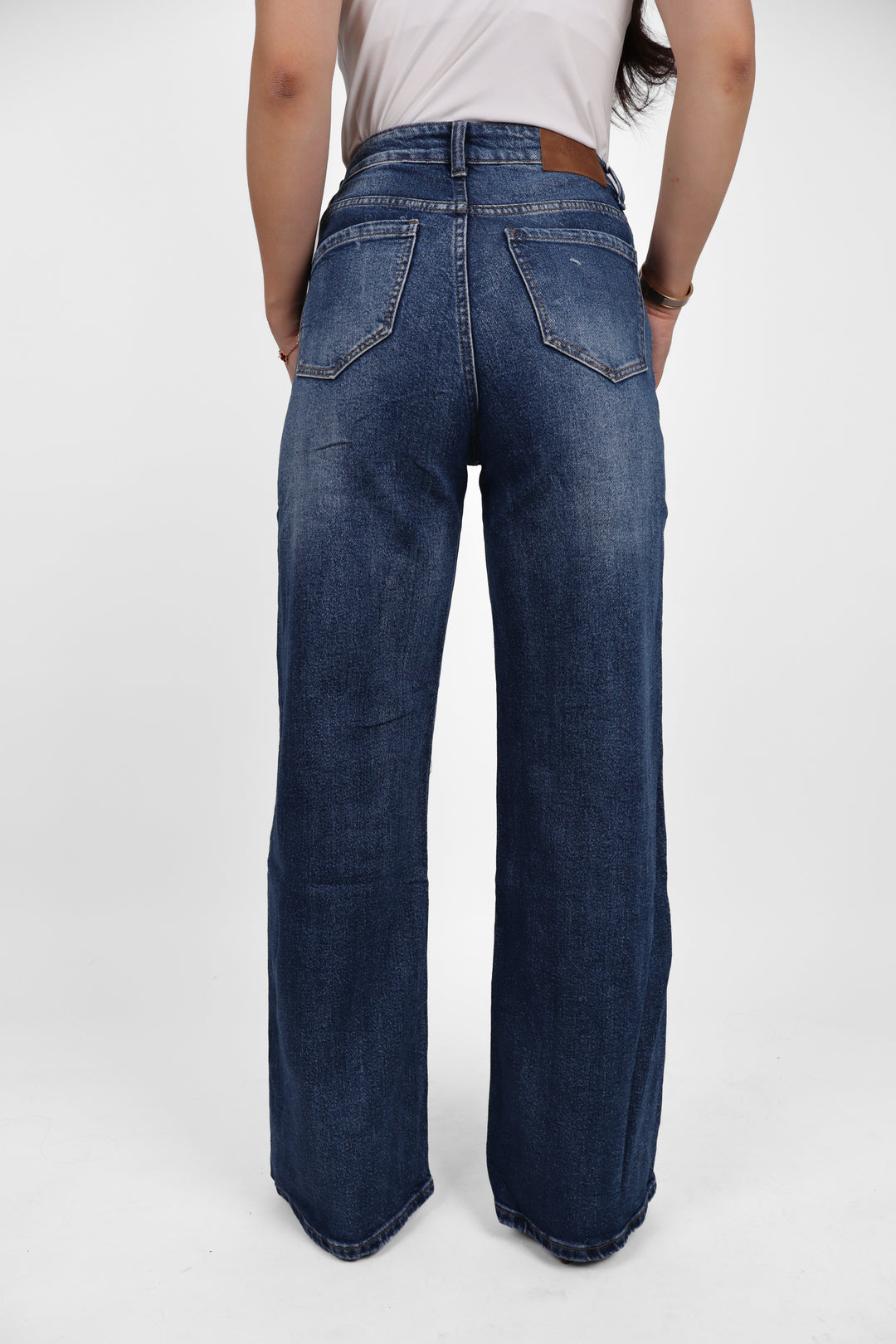 The Elara Wide Leg Jeans - Stretch