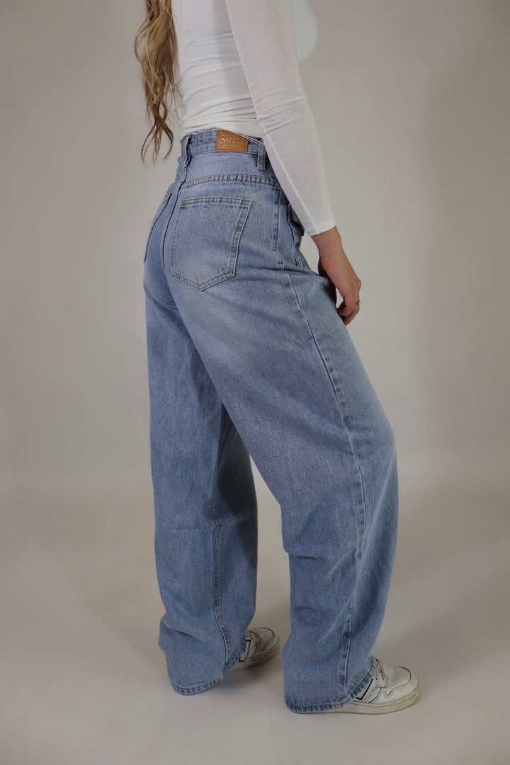 Pocket Wide Leg Jeans