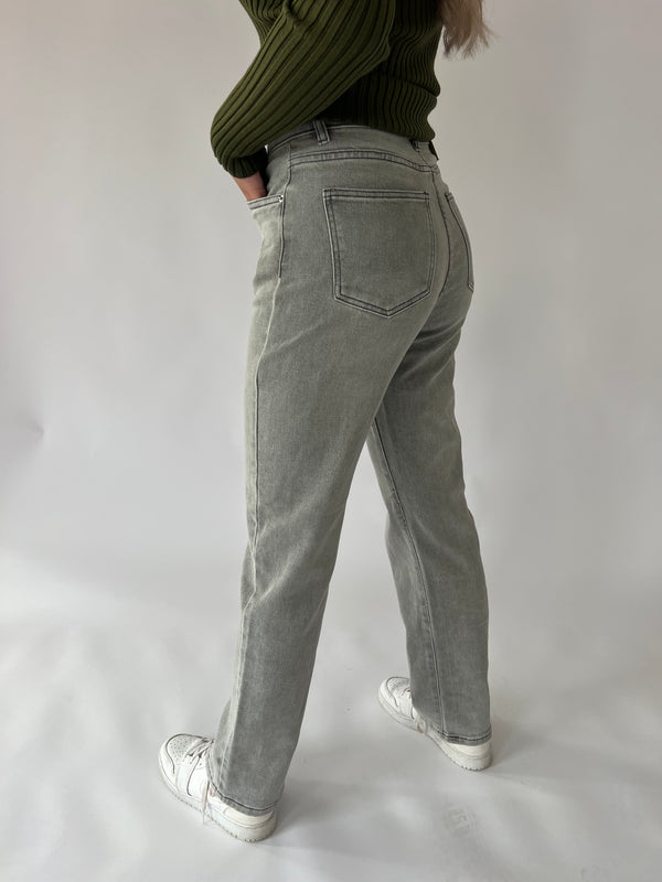 Amy Straight Leg Stretch Jeans - Grey