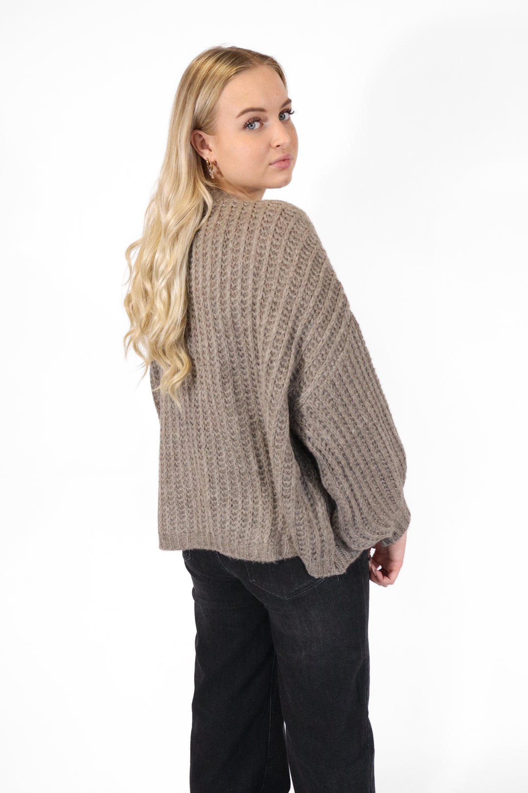 Jasmijn Button Sweater