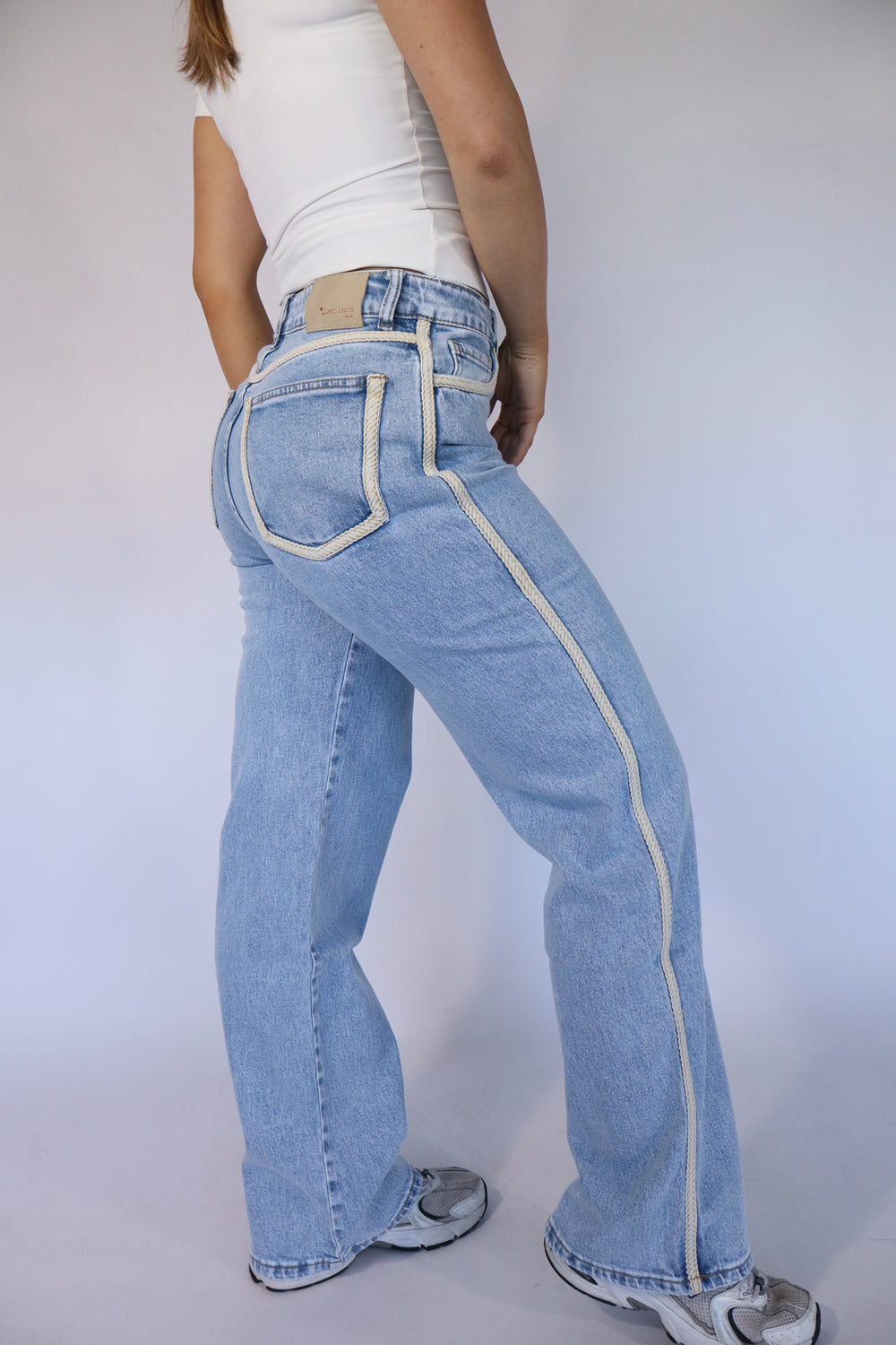 wide leg jeans met stretch een comfortabele stijlvolle spijkerbroek met wijde pijpen voor een trendy look.