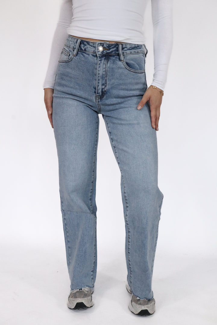Mia Petite Straight Leg Jeans - Stretch