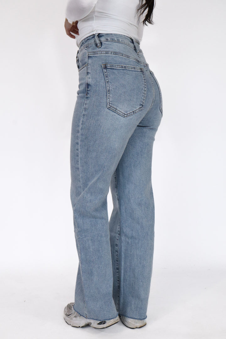 Mia Petite Straight Leg Jeans - Stretch