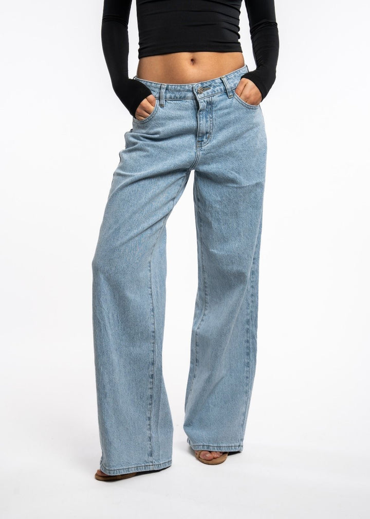 Essential Wide Leg Jeans - Light Stretch