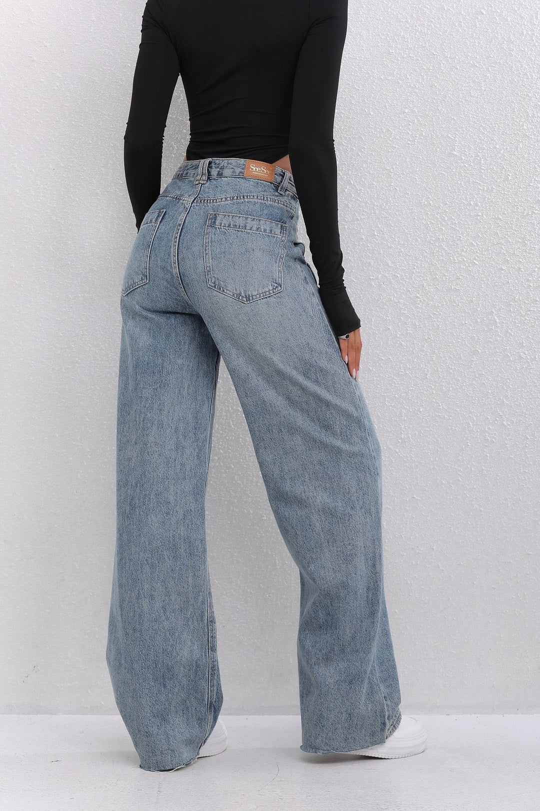 2046 Wide Leg Jeans - Light Denim