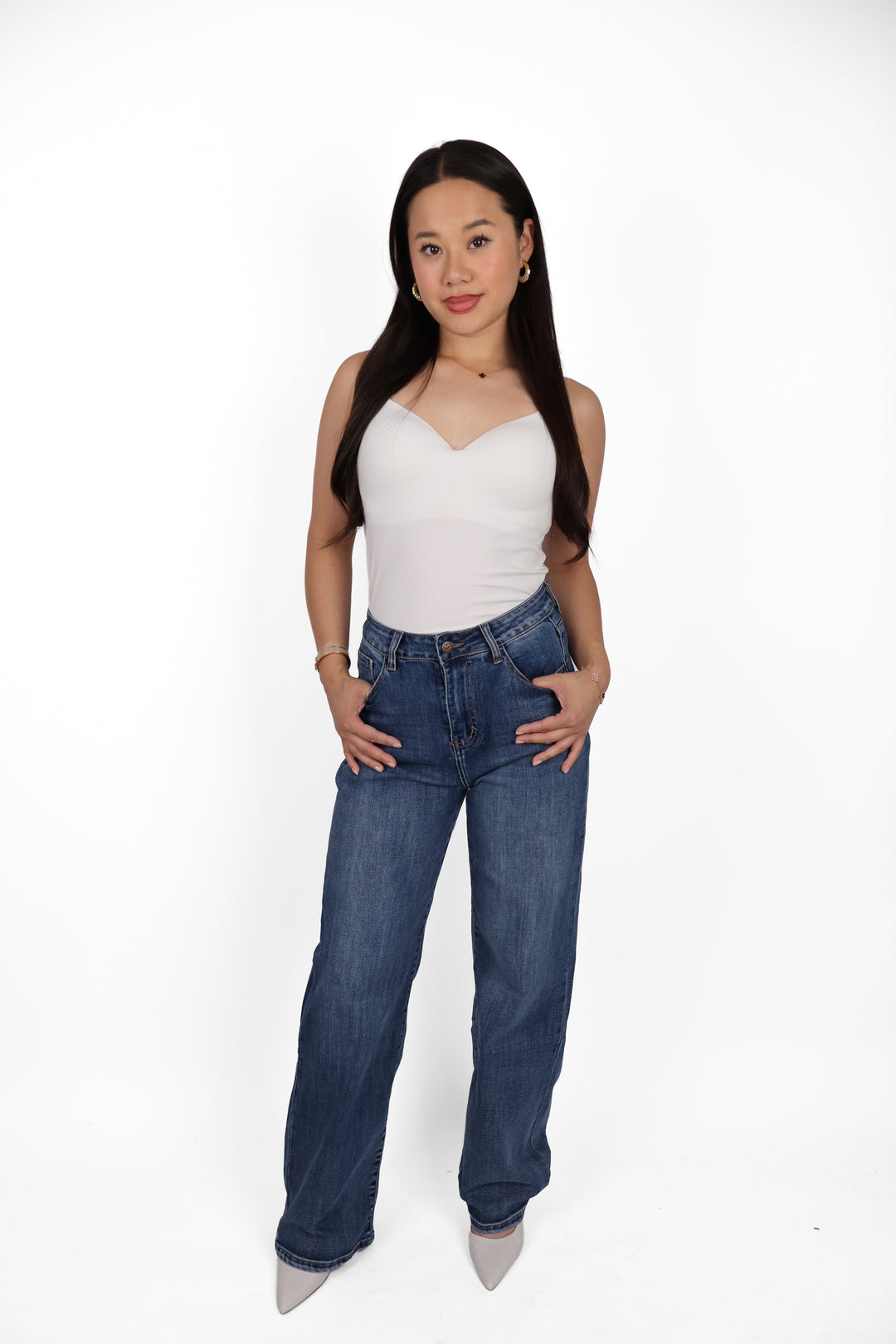 The Elara Wide Leg Jeans - Stretch