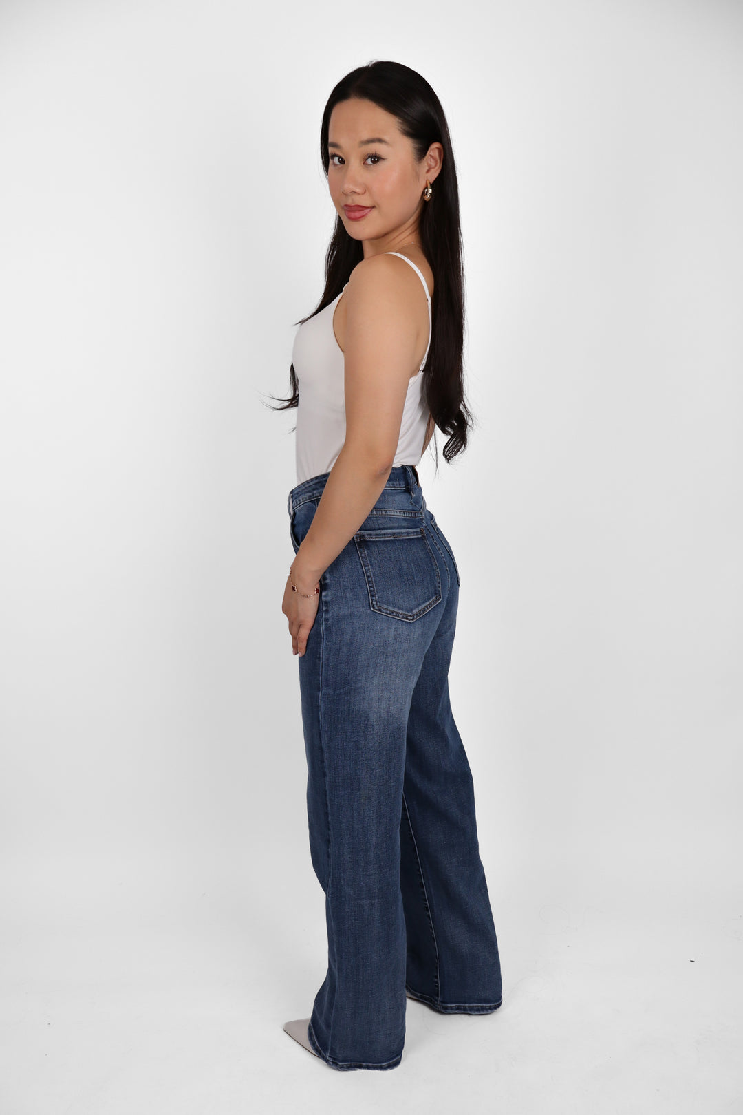 The Elara Wide Leg Jeans - Stretch