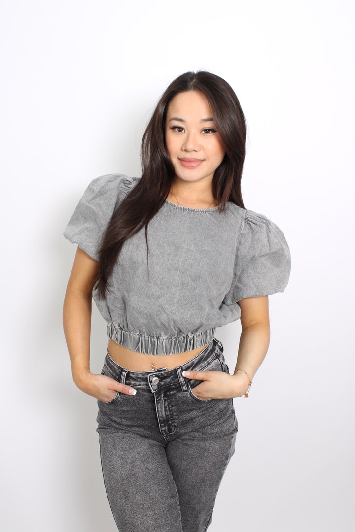 Zavi Cropped Top