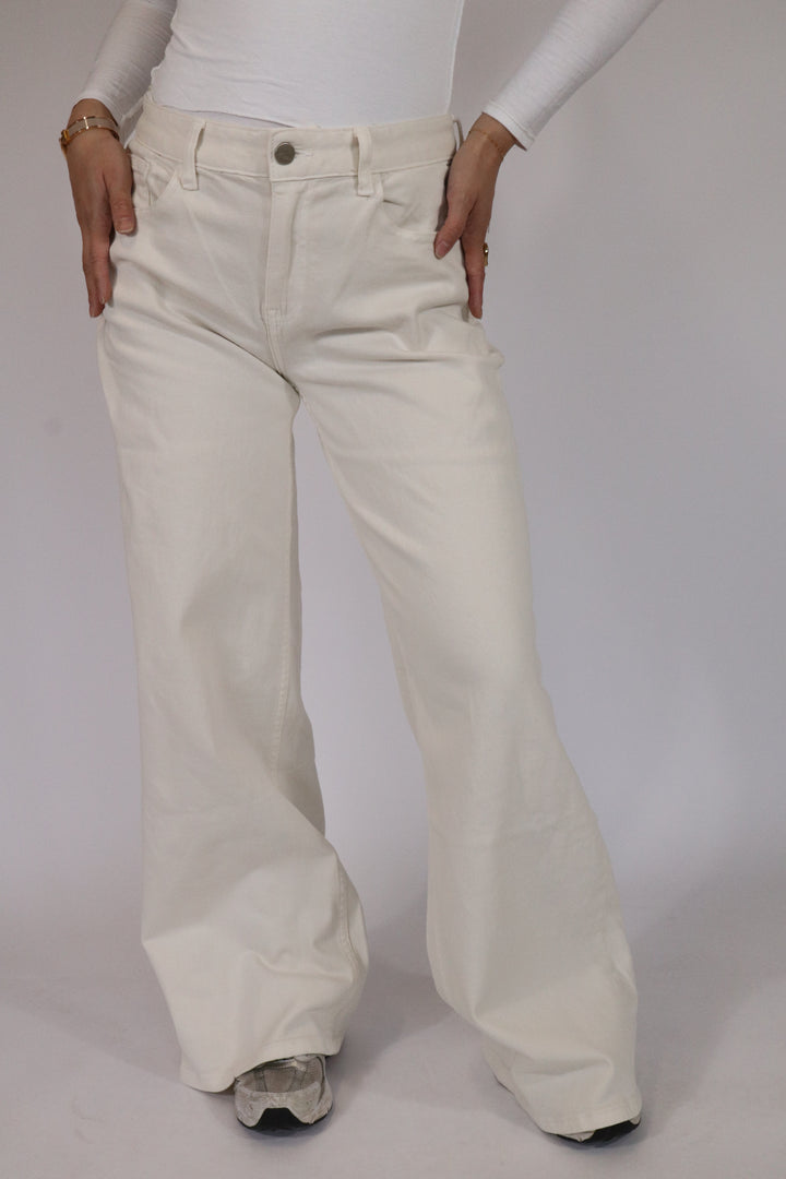 Soft Tone Wide Leg Jeans - Stretch