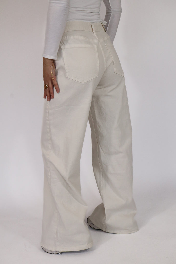 Soft Tone Wide Leg Jeans - Stretch