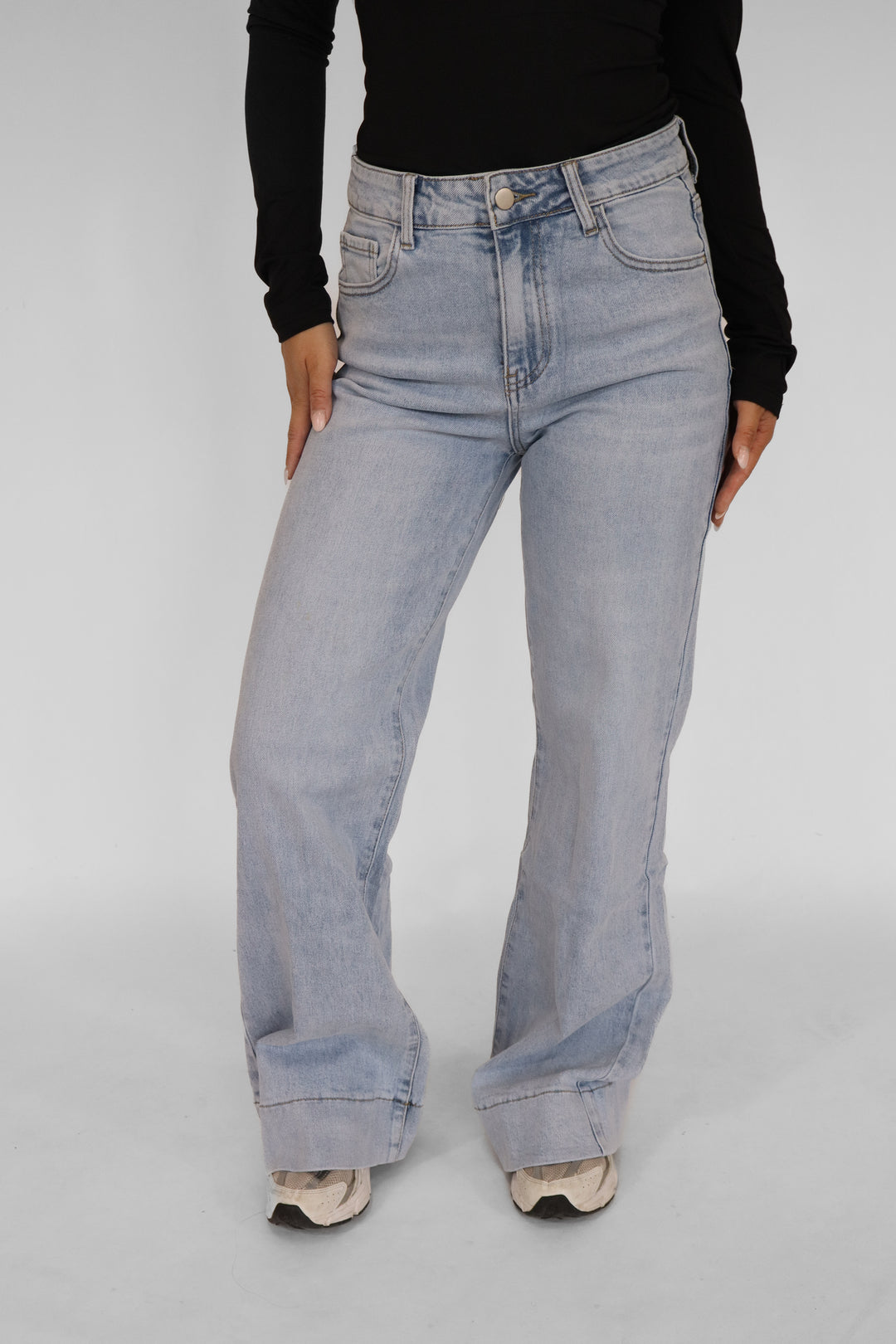 Cleo Wide Leg Jeans - Stretch