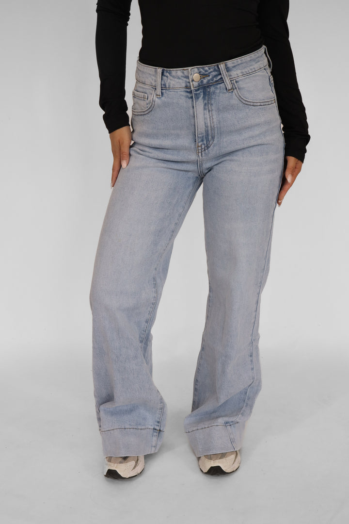 Cleo Wide Leg Jeans - Stretch