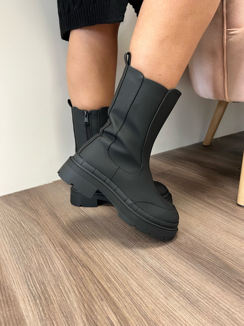 Remember That Time Boots - Black