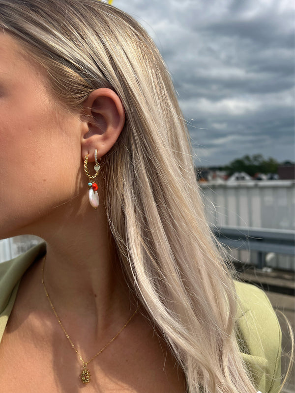 Jeannie Pearl Earrings - Gold