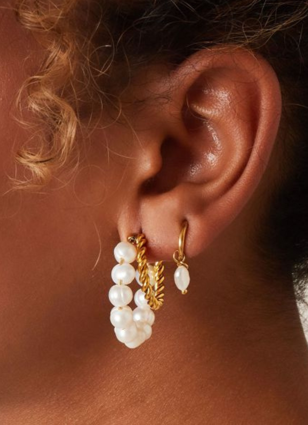 Queen Of Charms Pearl Earrings - Gold